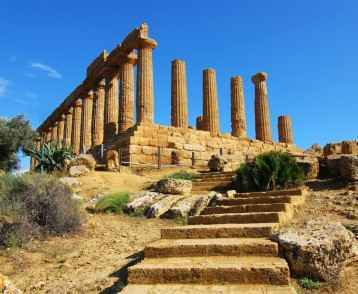 greek-temple-at-agrigento-sicily